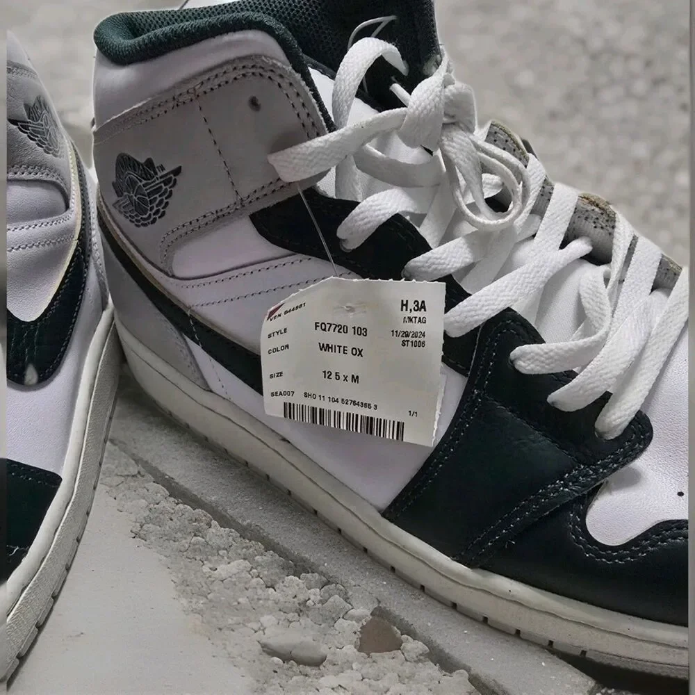 NWOT Air Jordan 1 Mid SE Men's Shoes. White/Green. Size 12 - Picture 3 of 5